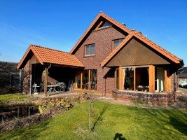 Hauptbild Für die große Familie oder 2 Generationen unter einem Dach: Komfort-Wohnhaus im Zentrum!