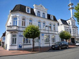 Hauptbild Mit Stil & Geschichte: Charaktervolle Altbauvilla in zentraler Lage von Nordenham!