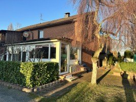 Hauptbild Ideale Starterimmobilie: renovierungsbedürftige Haushälfte.